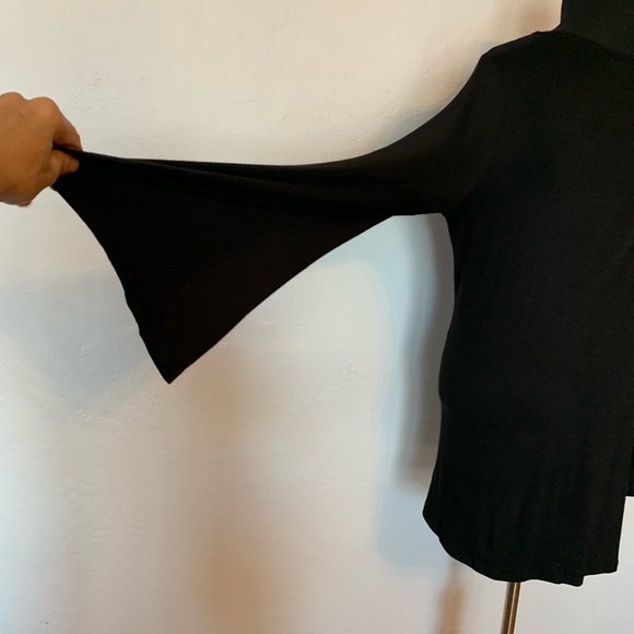 Honey Punch Bell Sleeved Swing Dress/Tunic NWOT - Picture 4 of 4